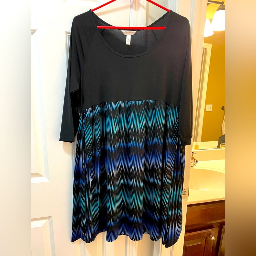 Beautiful knee length XL maternity dress in like-new condition!